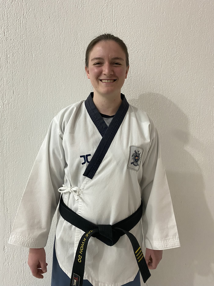 Taís - professora corss training _ Mestre de taekwondo_